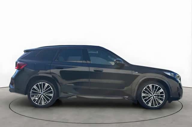 BMW X1 (2023) thumbnail 6