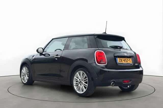 MINI Cooper (2019) thumbnail 3