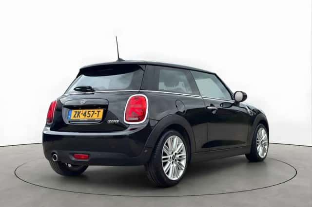 MINI Cooper (2019) thumbnail 5