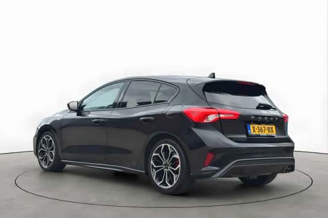 Ford Focus (2020) thumbnail 3