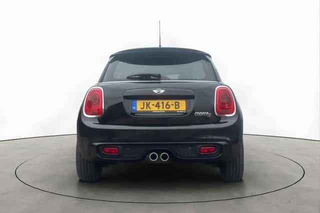 MINI Cooper S (2015) thumbnail 4