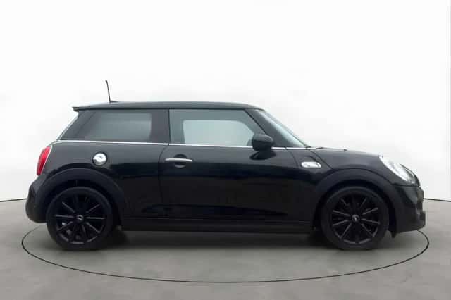 MINI Cooper S (2015) thumbnail 6