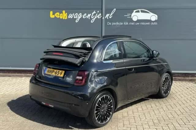 Fiat 500 (2022) thumbnail 2