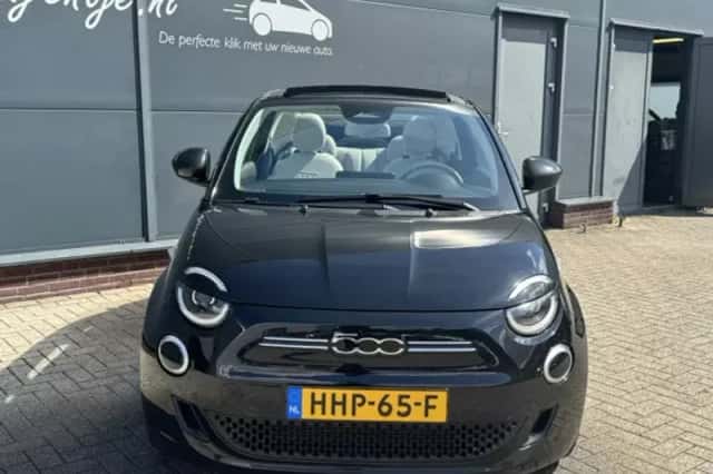 Fiat 500 (2022) thumbnail 4