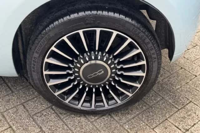 Fiat 500 (2023) thumbnail 3
