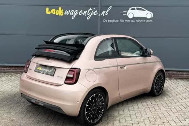 Fiat 500 (2021) thumbnail 2