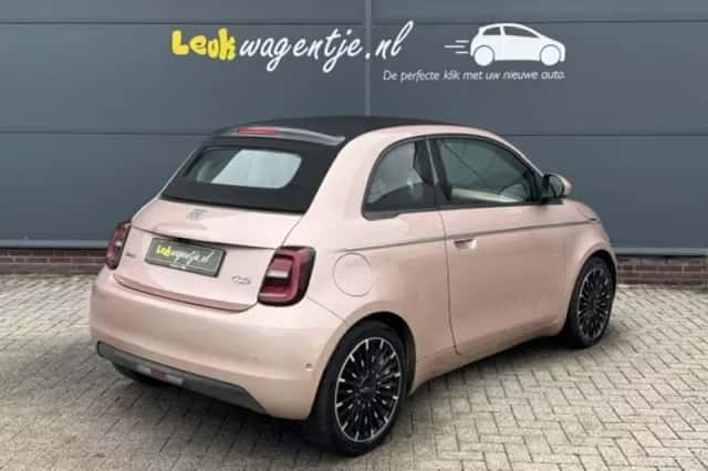 Fiat 500 (2021) thumbnail 5