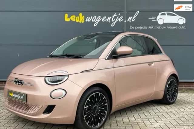 Fiat 500 (2021) thumbnail 1