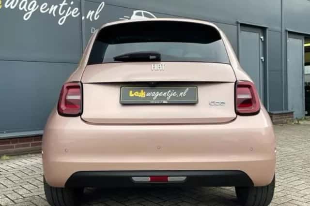 Fiat 500 (2021) thumbnail 5