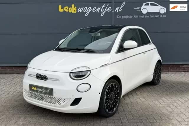 Fiat 500 (2023) thumbnail 1