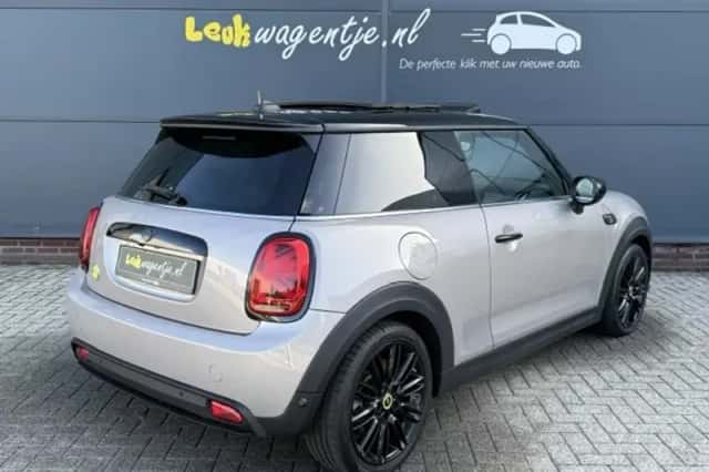 MINI Mini Electric (2021) thumbnail 2