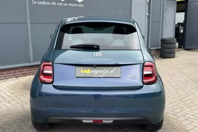 Fiat 500 (2022) thumbnail 5