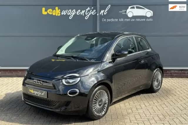 Fiat 500 (2022) thumbnail 1