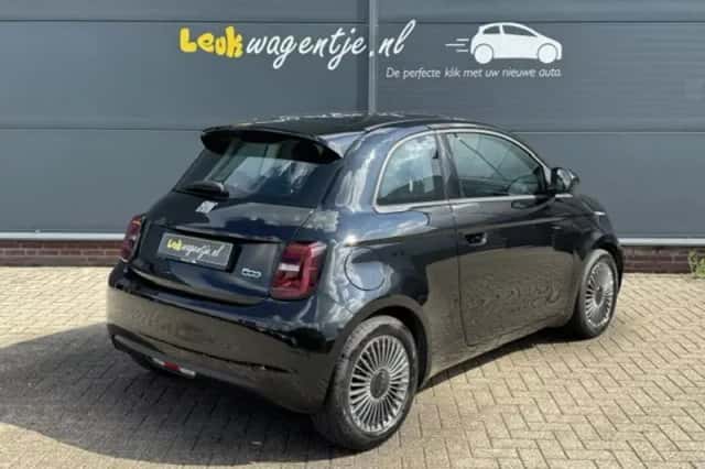 Fiat 500 (2022) thumbnail 2