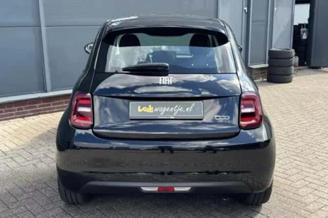 Fiat 500 (2022) thumbnail 5