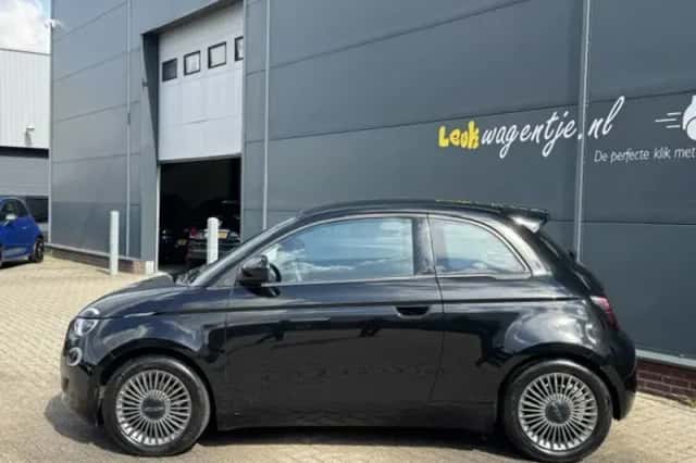 Fiat 500 (2022) thumbnail 6
