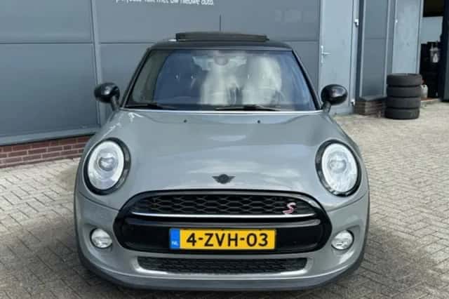 MINI Cooper (2015) thumbnail 4