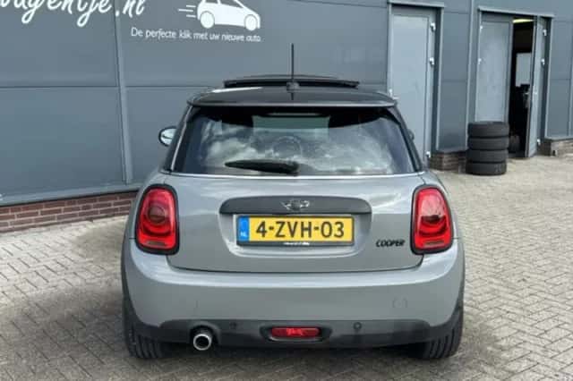 MINI Cooper (2015) thumbnail 5