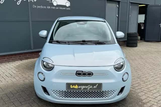 Fiat 500 (2022) thumbnail 4