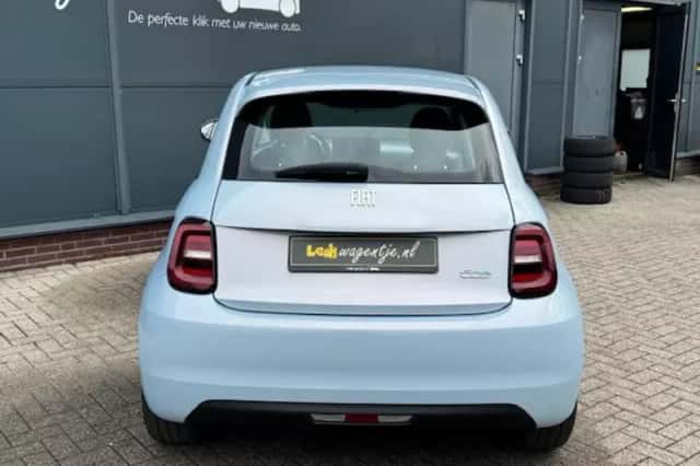 Fiat 500 (2022) thumbnail 5