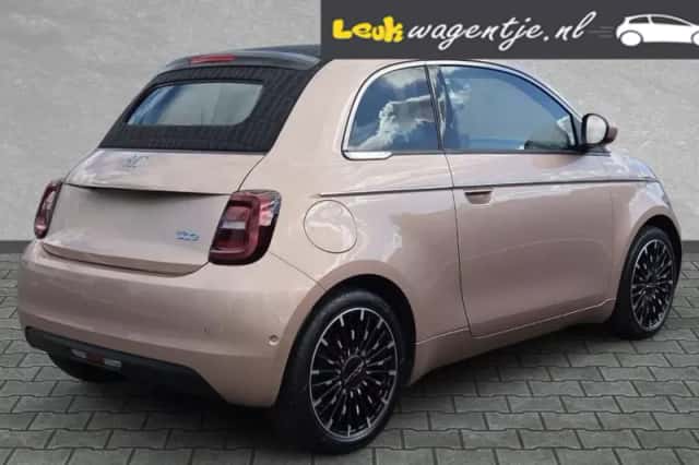 Fiat 500 (2022) thumbnail 2