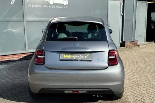 Fiat 500 (2023) thumbnail 5