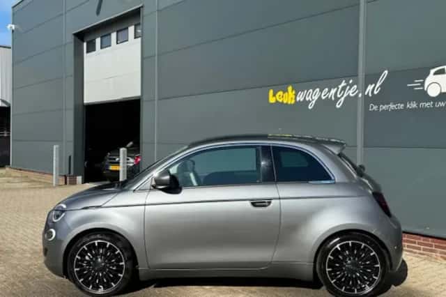 Fiat 500 (2023) thumbnail 6