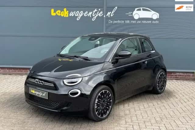 Fiat 500 (2021) thumbnail 1