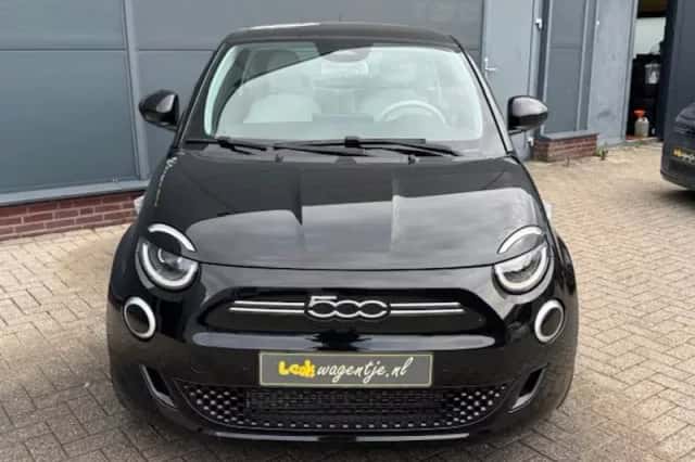 Fiat 500 (2021) thumbnail 4