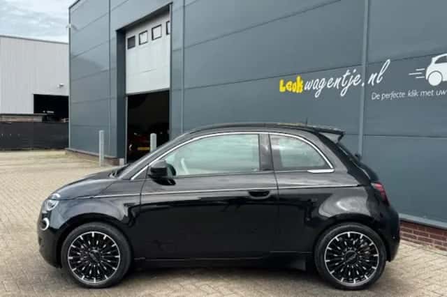 Fiat 500 (2021) thumbnail 5