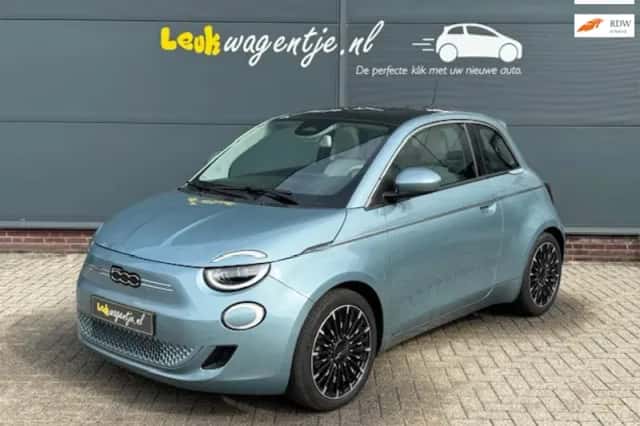Fiat 500 (2021) thumbnail 1