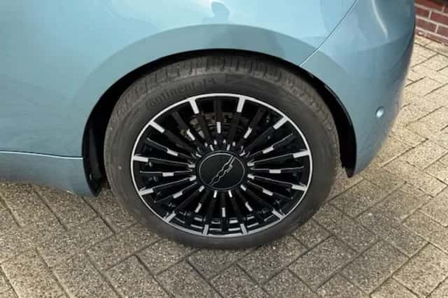 Fiat 500 (2021) thumbnail 3