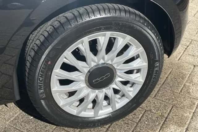 Fiat 500 (2018) thumbnail 3