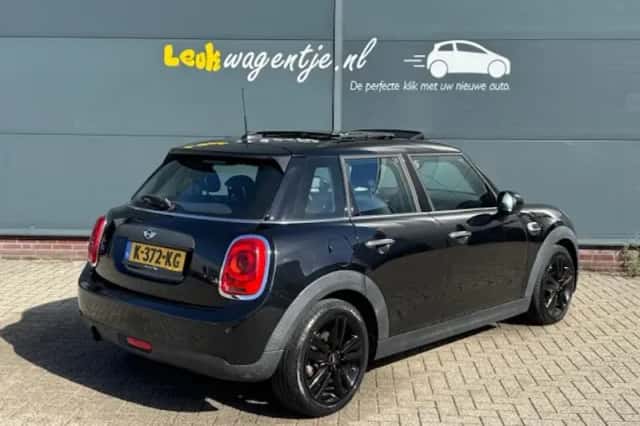 MINI One (2016) thumbnail 2