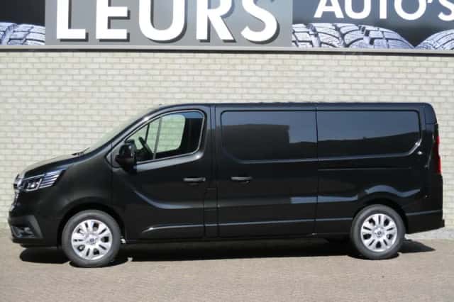 Renault Trafic (2022) thumbnail 1