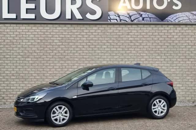 Opel Astra (2018) thumbnail 1