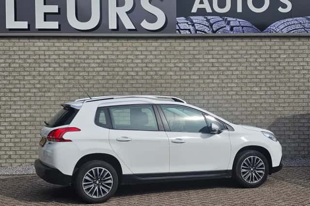 Peugeot 2008 (2016) thumbnail 3