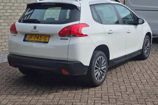 Peugeot 2008 (2016) thumbnail 5