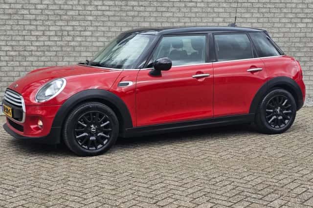 MINI Cooper (2015) thumbnail 2