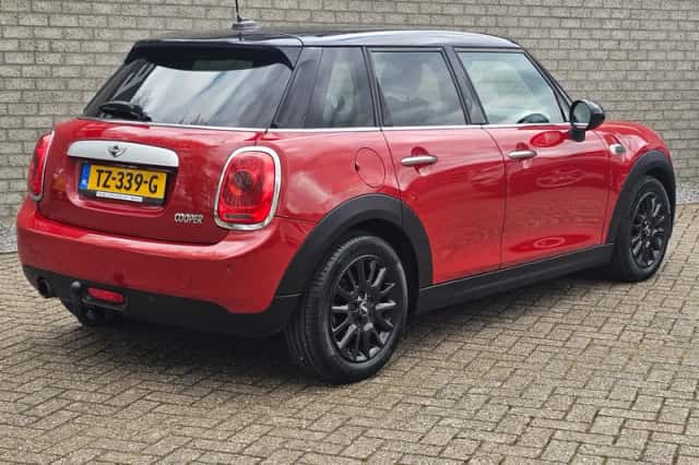 MINI Cooper (2015) thumbnail 6