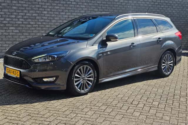 Ford Focus (2017) thumbnail 3