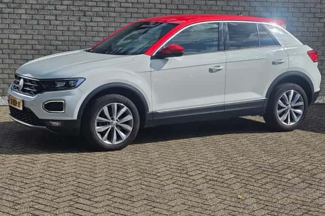 Volkswagen T-Roc (2019) thumbnail 2