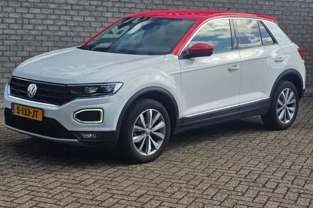 Volkswagen T-Roc (2019) thumbnail 3