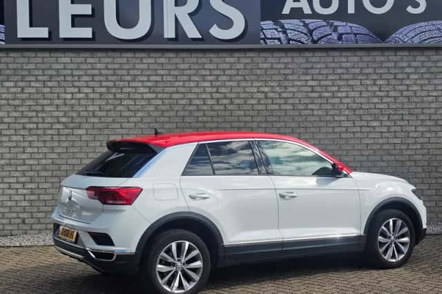 Volkswagen T-Roc (2019) thumbnail 4