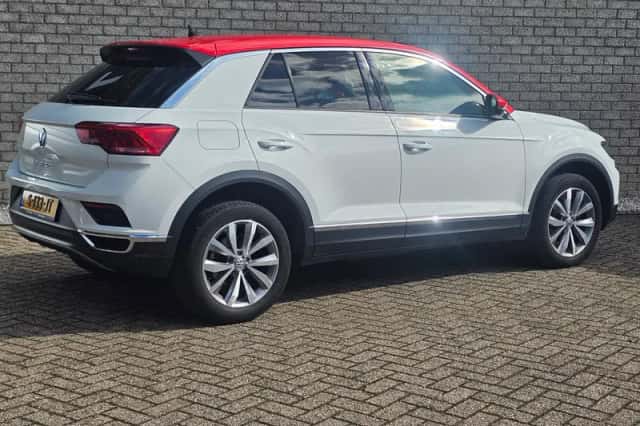 Volkswagen T-Roc (2019) thumbnail 5
