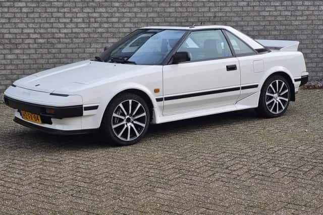 Toyota MR2 (1985) thumbnail 6