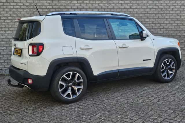 Jeep Renegade (2015) thumbnail 5