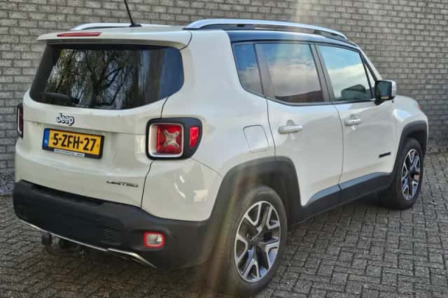Jeep Renegade (2015) thumbnail 6