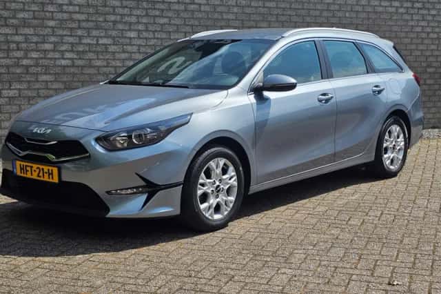 Kia Ceed (2023) thumbnail 3