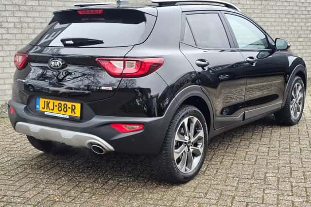 Kia Stonic (2021) thumbnail 6